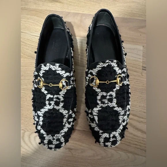 Gucci Black and White Loafers with Gold Detail - Picture 1 of 4